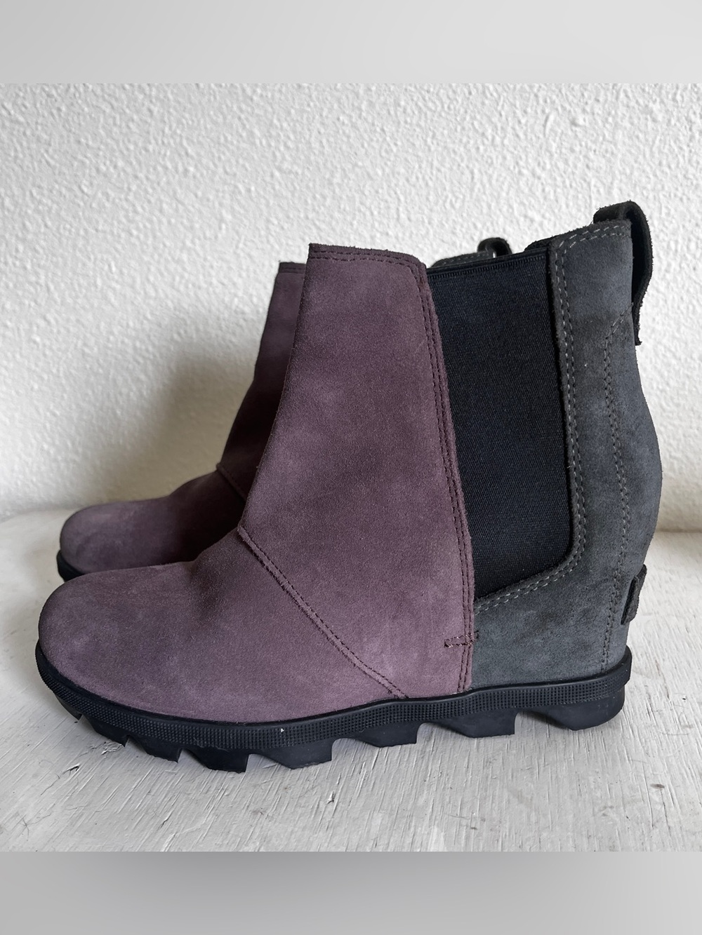 Sorel Two-Tone Joan of Arctic II Wedge Heel Chelsea Boot Purple Grey Size 6
